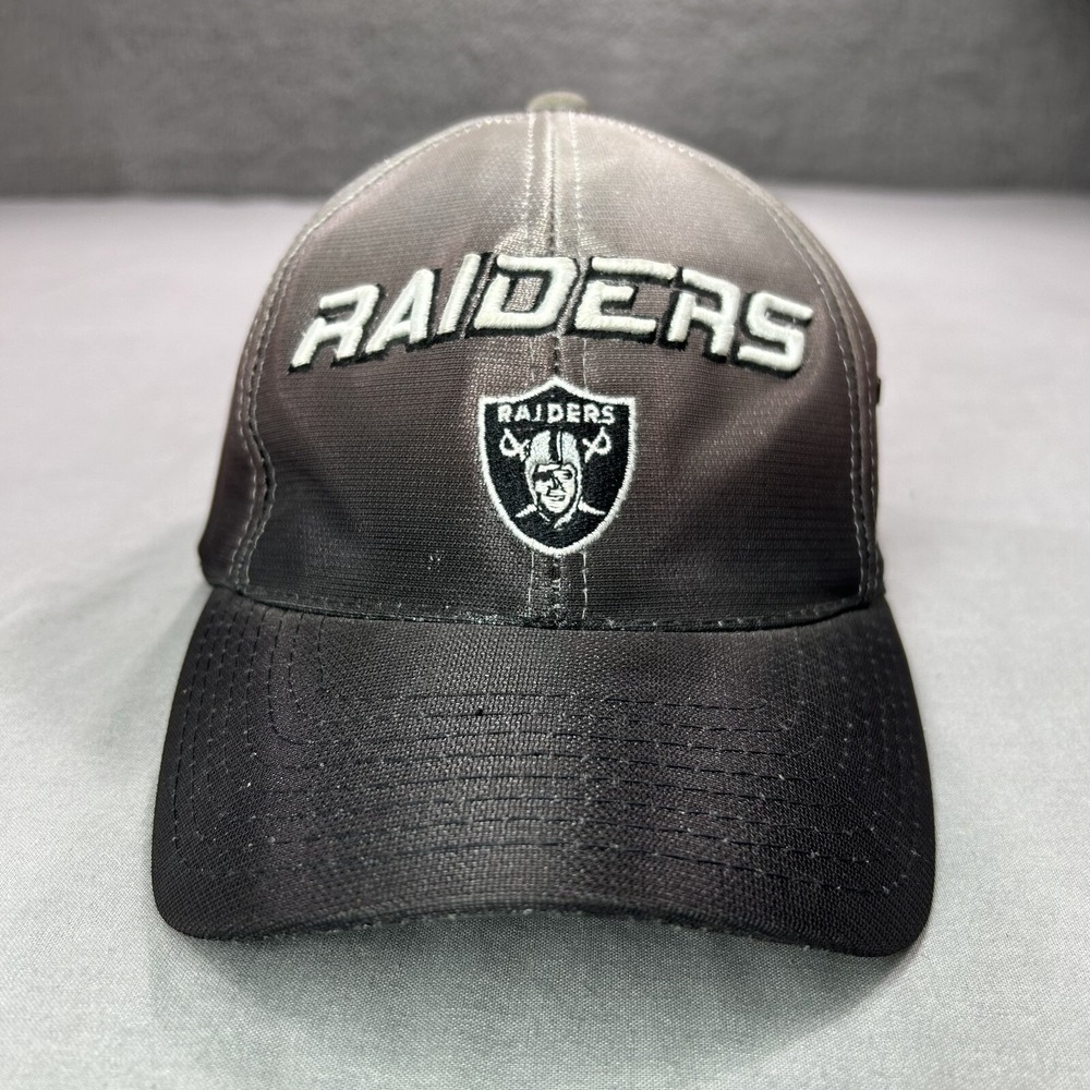 VINTAGE Raiders Puma Proline Snap Back Hat Cap Los‎ Angeles Oakland 90s